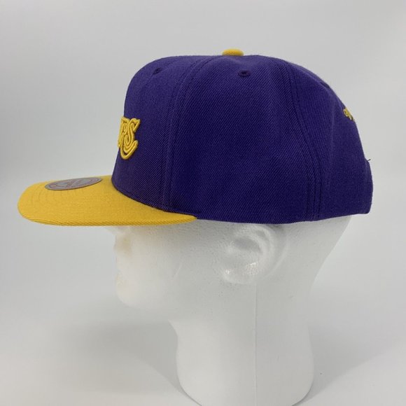 Men's Mitchell & Ness Los Angeles Lakers Purple Yellow‎ Two-Tone Snapback Hat - Picture 2 of 12
